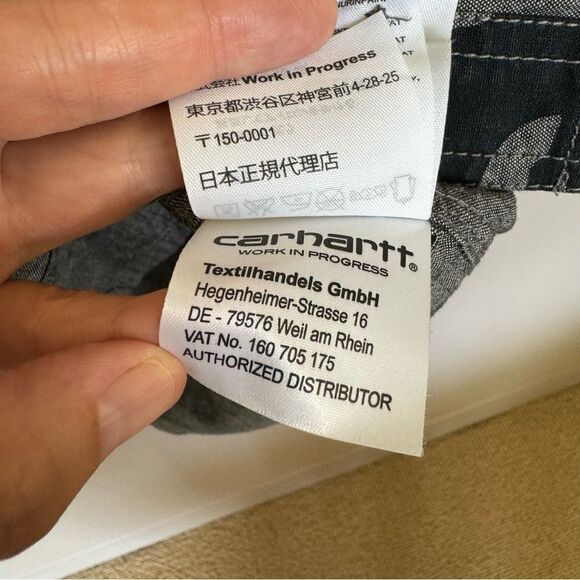 Carhartt camo button down shirt, NWOT, M - Picture 9 of 12